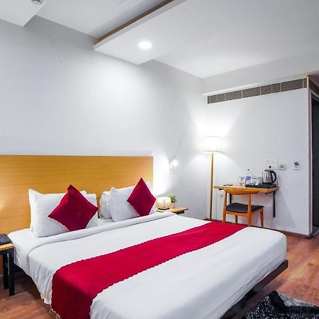 Saltstayz Express - Medicity Near Medanta Hospital Gurgaon Exterior photo