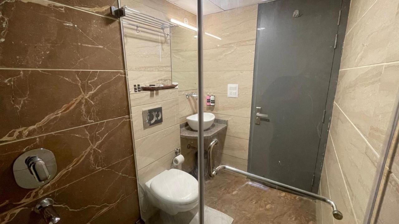 Saltstayz Express - Medicity Near Medanta Hospital Gurgaon Exterior photo