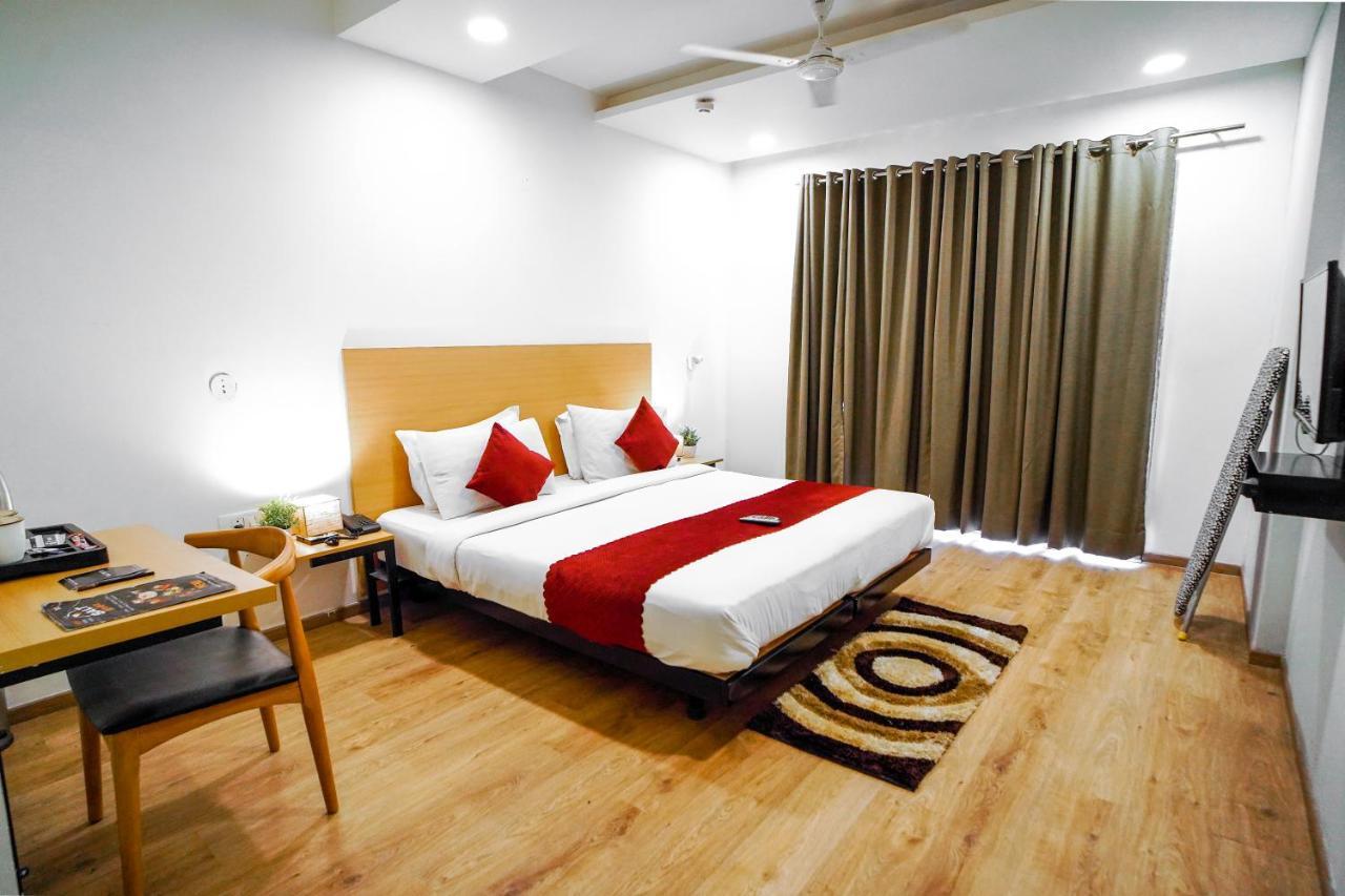 Saltstayz Express - Medicity Near Medanta Hospital Gurgaon Exterior photo